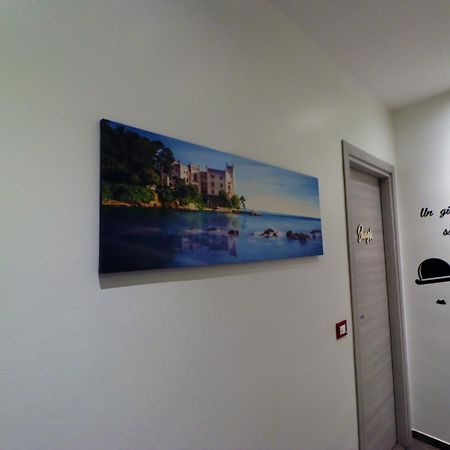 Thematic Rooms - Athema Atmosphere Триест Экстерьер фото