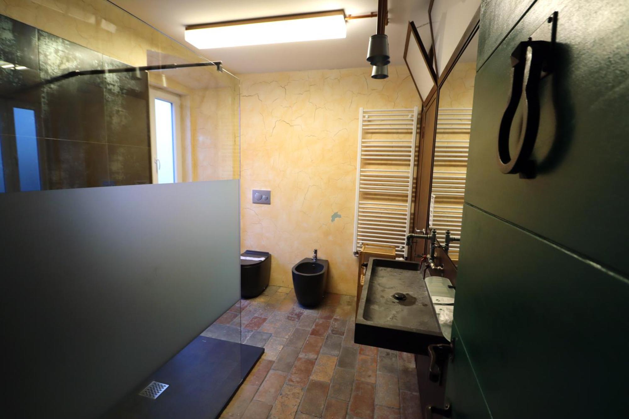 Thematic Rooms - Athema Atmosphere Триест Экстерьер фото