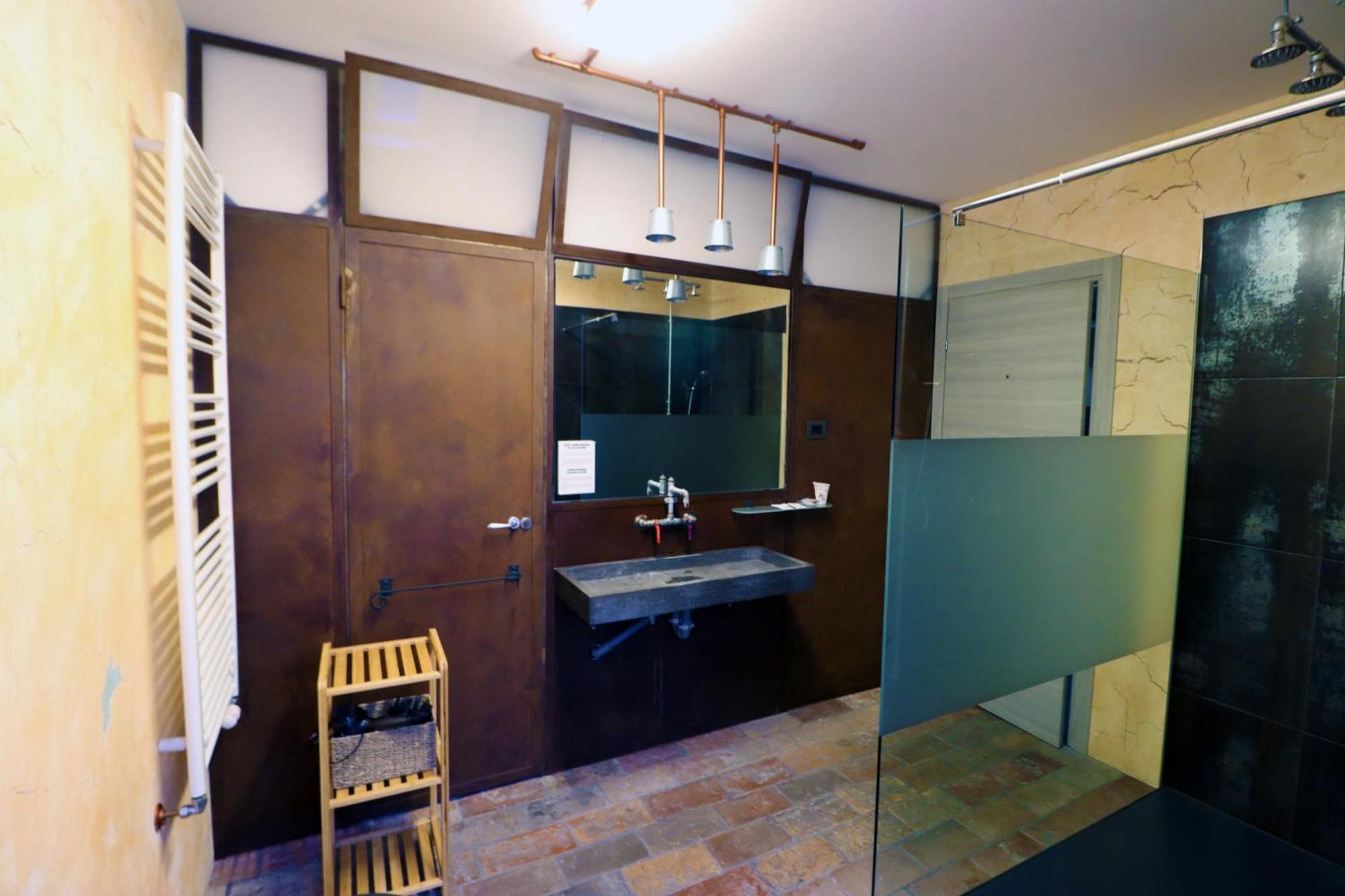 Thematic Rooms - Athema Atmosphere Триест Экстерьер фото